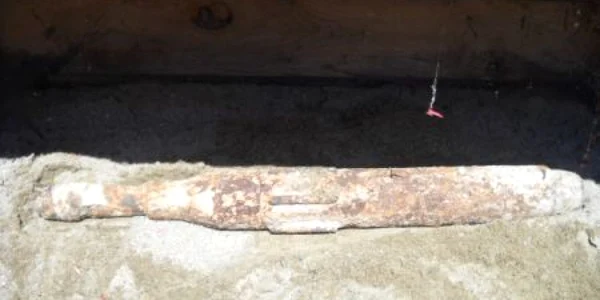 Bomba a ajuns de la Han la Primăria Bistriţa (foto www.primariabistrita.ro)