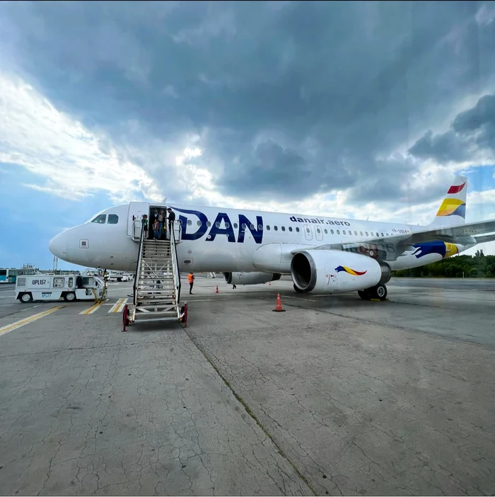 Un avion Dan Air a avut întârziere de 16 minute FOTO Dan Air