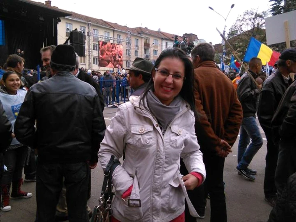 
    Tânăra a fost înjunghiată de mai multe ori  