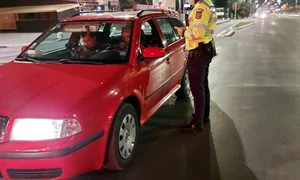 Cinci șoferi au rămas fără certificatele de înmatriculare şi trei fără permise jpeg