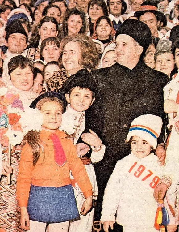 
    În ‘79 îi recita poezii lui Ceauşescu  