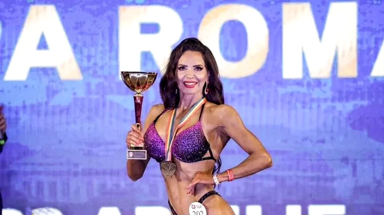 Virginia, cu trofeul Cupei României. FOTOgrafii: Facebook - Cipri&Anca