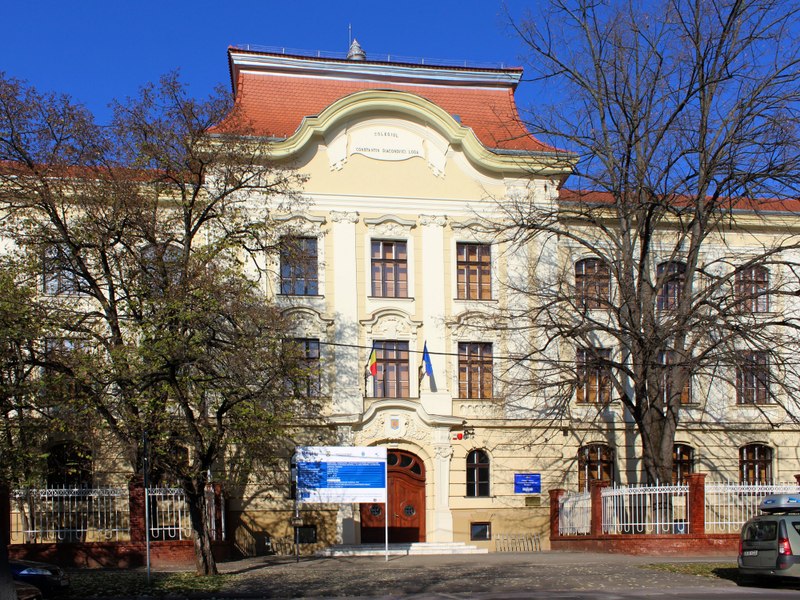 Apa, principala suspiciune. Zeci de copii și profesori de la un colegiu din Timișoara, de urgență la spital. Cursurile au fost întrerupte UPDATE