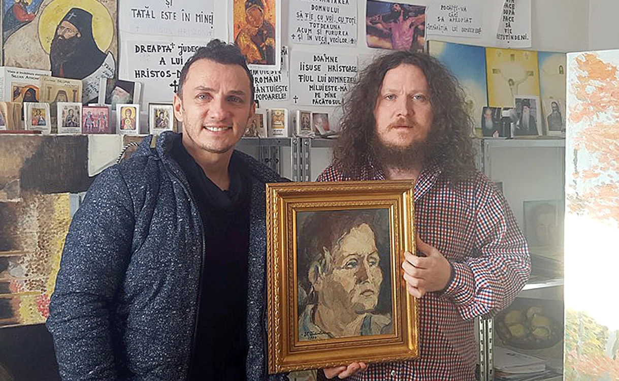 
    Mihai se mândrește cu fratele lui,  Vasile Trăistariu, un pictor talentat  
