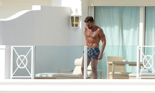 Ricky Martin sexy la plajă jpg