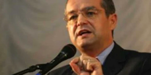 Emil Boc: Avem şoferi care câştigă 4.100 RON. Situaţia trebuie remediată