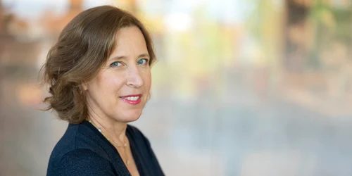 Fostul CEO al Youtube, Susan Wojcick, a murit la 56 de ani FOTO Dennis Troper /  Facebook 