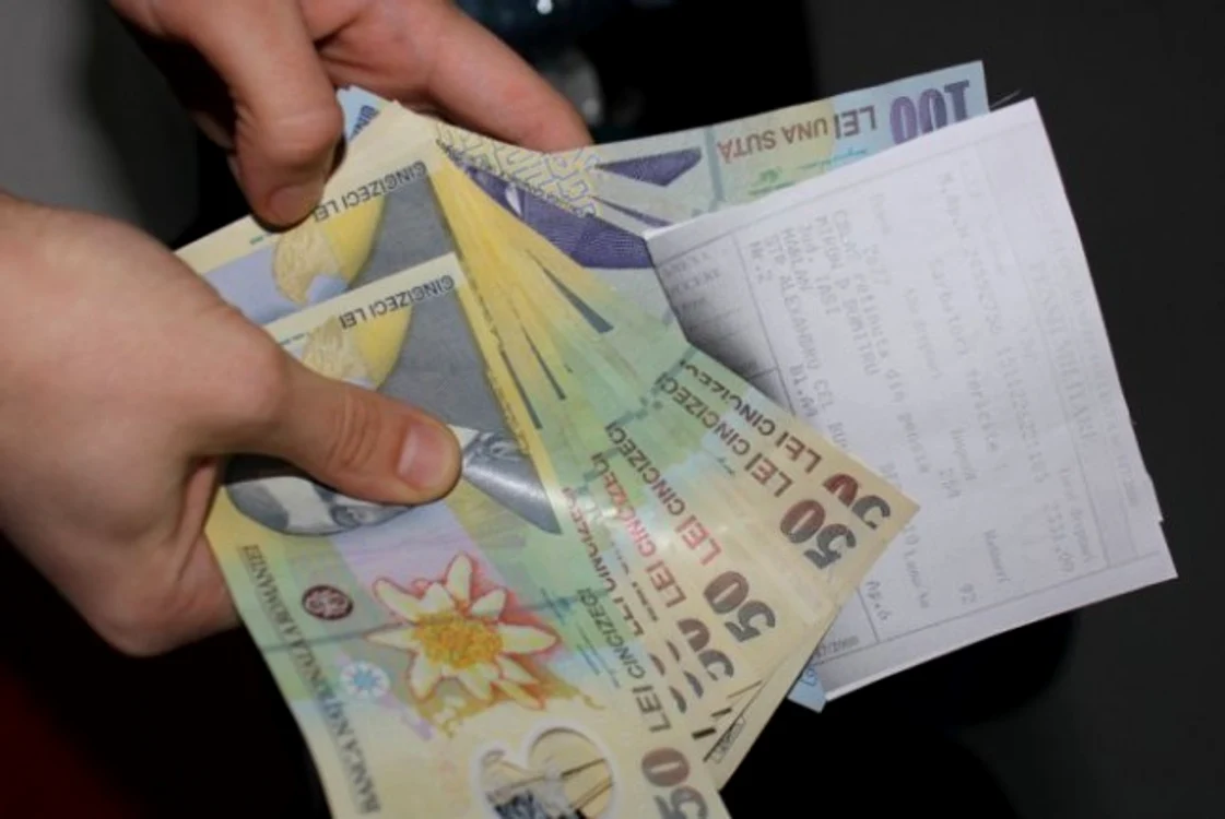 
    Guvernul a aprobat proiectul de lege care elimină cumulul de pensie cu salariul la statSursă foto: Arhivă Click!  