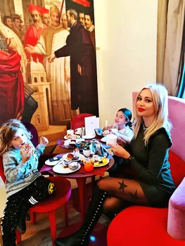 Raluca Zenga Craciunita sexy Craciun la Roma (1) jpeg