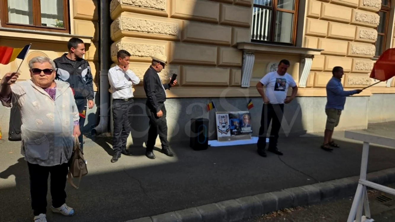 Protestul pare mai degrabă o petrecere restrânsă, cu manele.