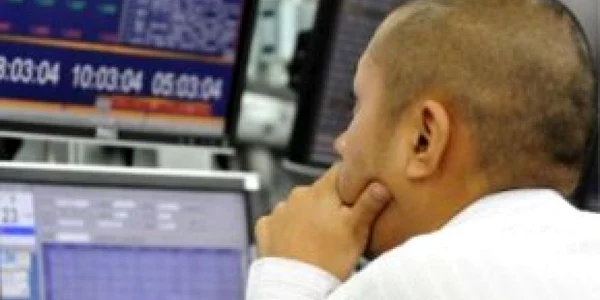 Efectele moţiunii: Buget amânat, presiune pe cursul de schimb şi pe acordul cu FMI