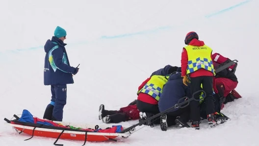 Olimpiada oaselor rupte. O chinezoaică și un australian au ajuns la spital, după căzături terifiante