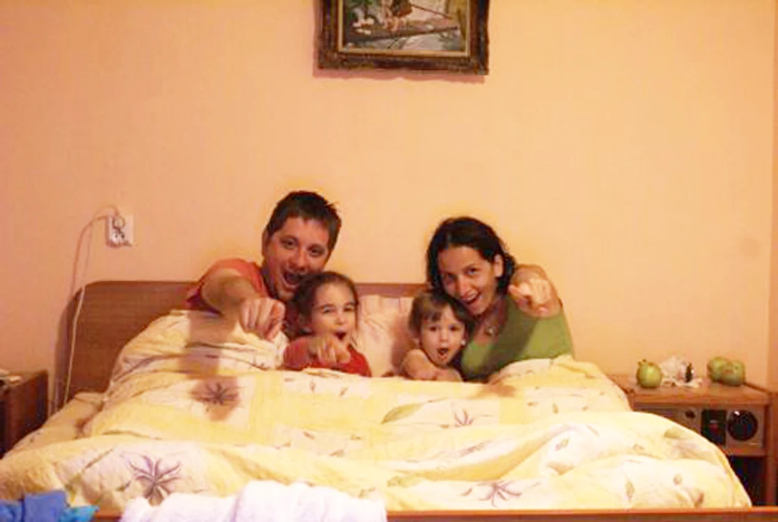 Octavian Strunilă este căsătorit cu o balerină, Oana Botez. Cei doi au o fetiță - Maria (6 ani) și un băiețel - Sasha (4 ani). 