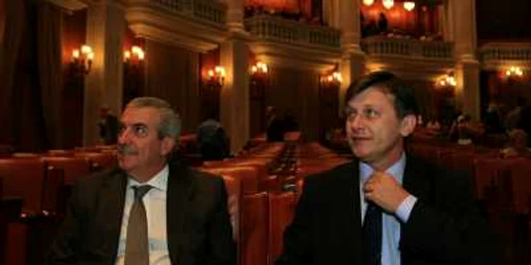 Antonescu şi Tăriceanu, pe poziţii opuse privind intrarea la guvernare cu PDL
