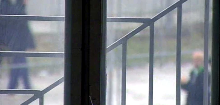 Arad: Un bărbat a lovit maşinile angajaţilor Penitenciarului