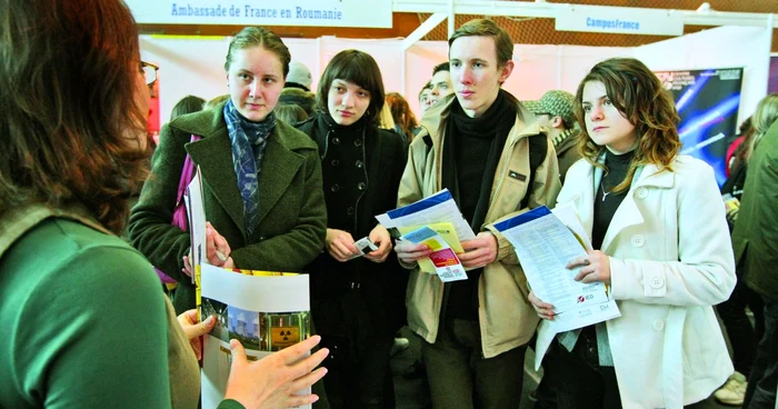 Vânătoarea de studenţi români începe în acest week-end.