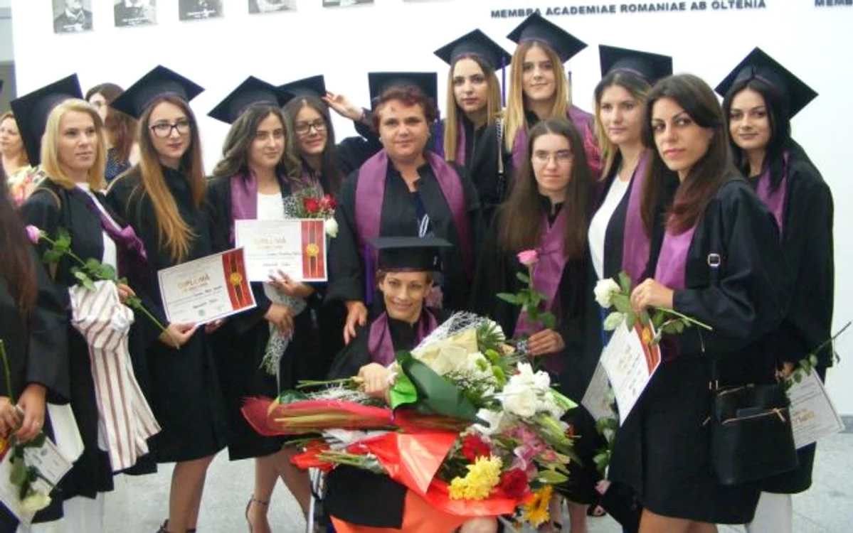 
    Loredana Jianu are o voinţă de fier: a terminat Dreptul ca șefă de promoție, iar acum s-a înscris la masterFOTO: adevarul.ro  