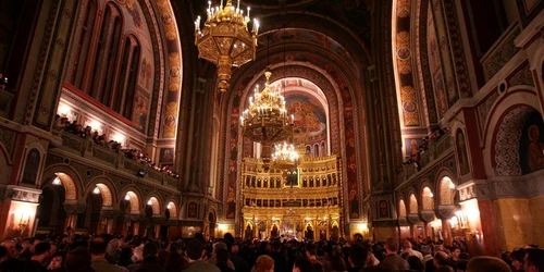 biserica romani credinciosi FOTO adevarul