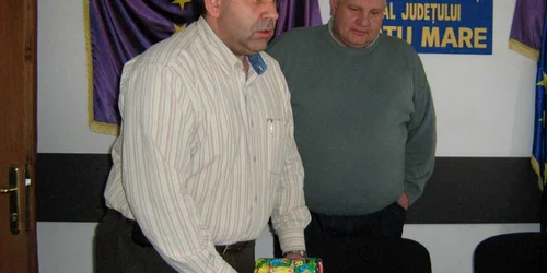 Polițiștii confiscă materialele explozive interzise