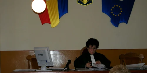 Judecătorul Camelia Boldişor, în timpul unei cauze de divorţ