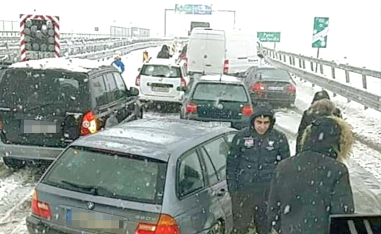 În vestul ţării se circulă cu dificultate