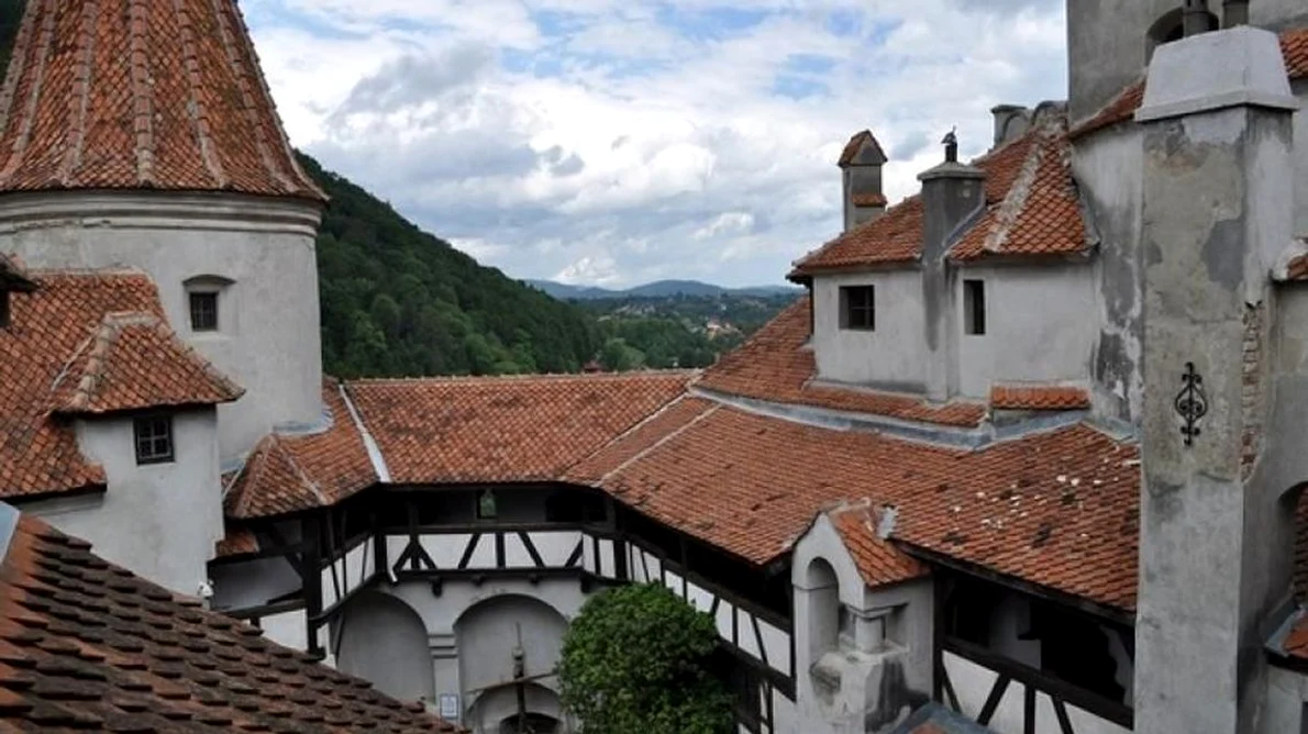 Reţetă străină cu administrare românească  Cum a devenit Castelul Bran o afacere mult mai profitabilă ”în privat” decât ”la stat” jpeg