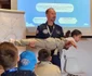 Mihai Sturzu antrenează copii la Tabăra de zbor foto: Facebook 