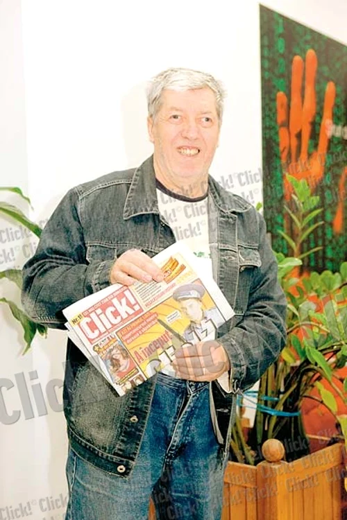 Gabriela Muntean (40 de ani)  a fost ajutată de fetiţa ei de 3 ani  să dezlipească lozul Click!mania (Fotografii: Dorin Constanda, Florin Şuler)