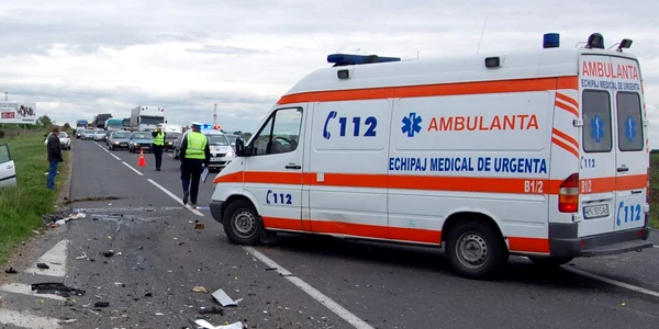 Echipajul de Ambulanţă nu a mai putut face nimic pentru şoferul Volkswagen-ului Golf
