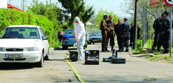 Criminaliştii au cules probe de la locul deflagraţiei (Foto arhivă)