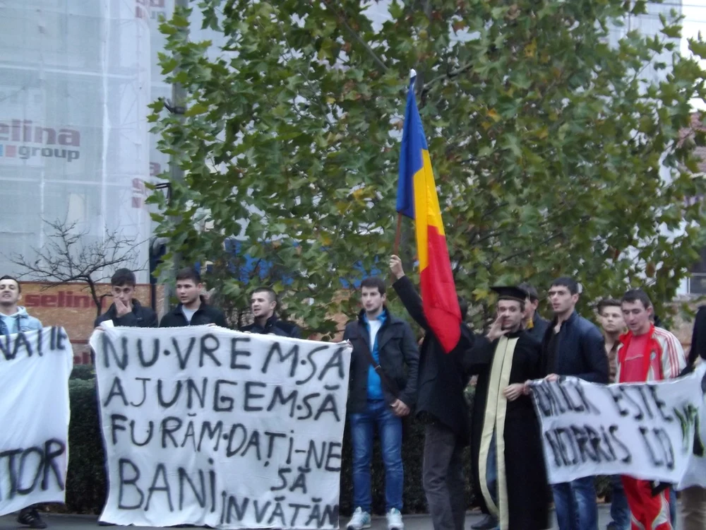 Studenţii au ieşit ultima dată în stradă în toamna trecută, dar o pot oricând din nou. Foto: Adevărul