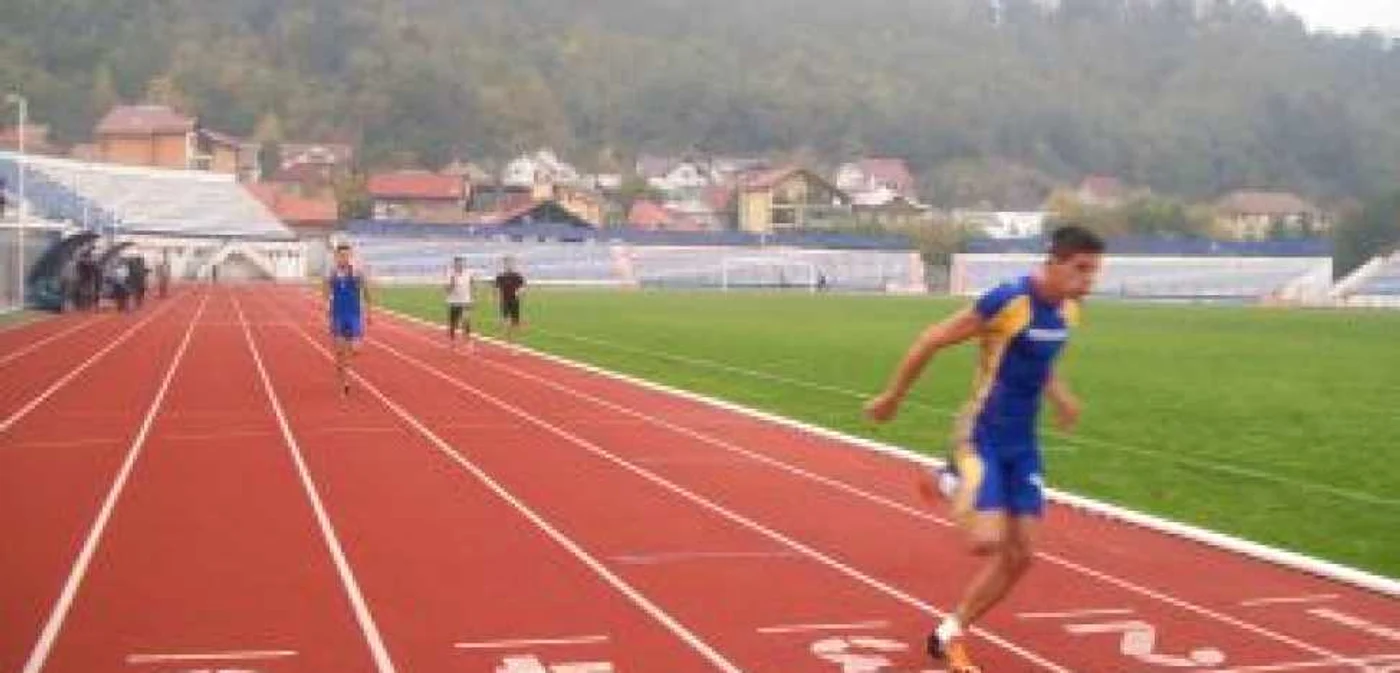 Râmnicu Vâlcea: La “Cupa Toamnei” atleţii vâlceni s-au antrenat pentru competiţiile naţionale