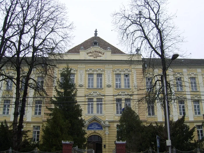 Tânăra este elevă la Colegiului Naţional ”Preparandia-Dimitrie
Ţichindeal”