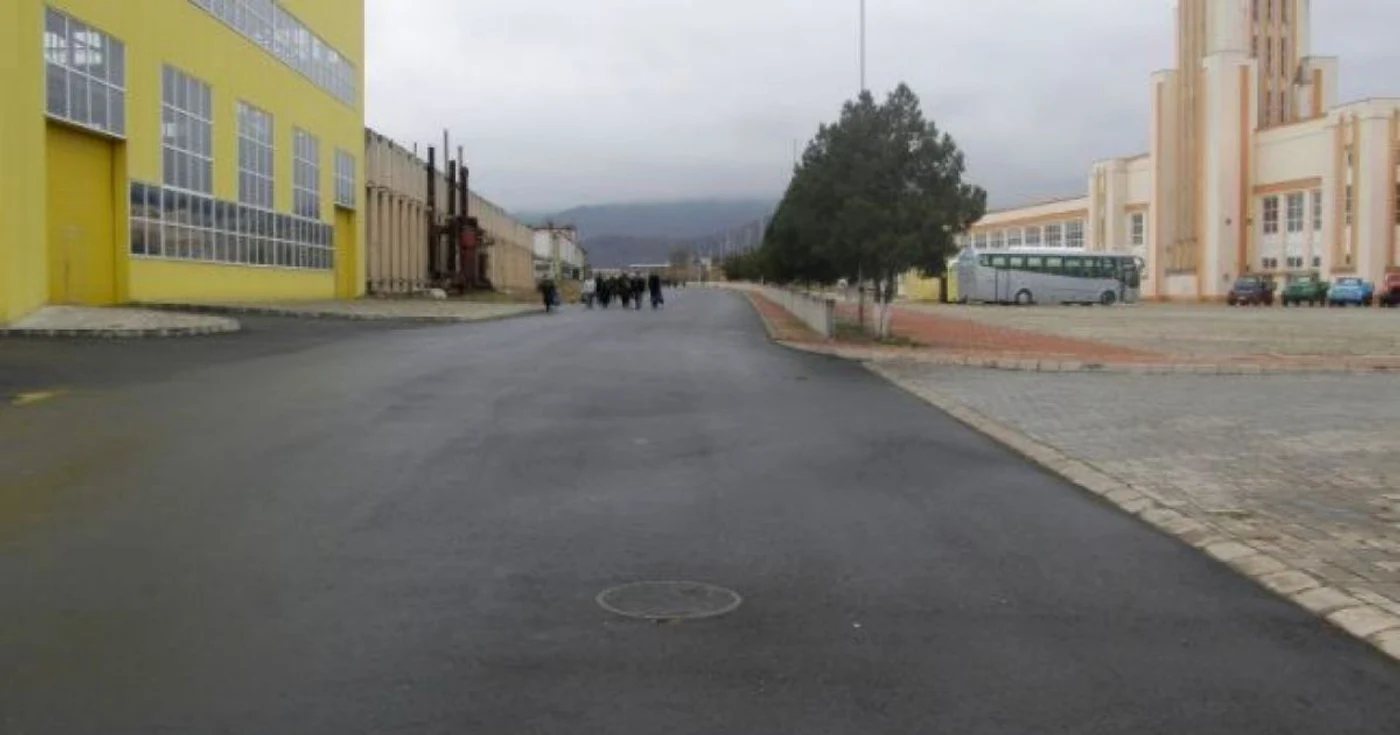Uzina Roman mai are acum doar 300 de angajaţi. FOTO Arhivă.