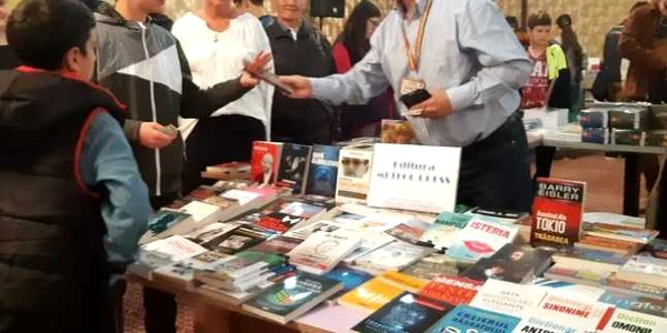 salonul hunedorean al cartii