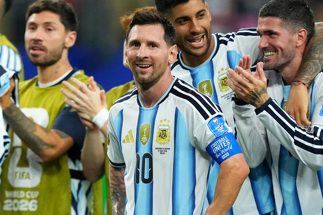 Obosit după meciul cu Austria, Leo Messi a avut motive să și zâmbească (Foto: EPAImages)