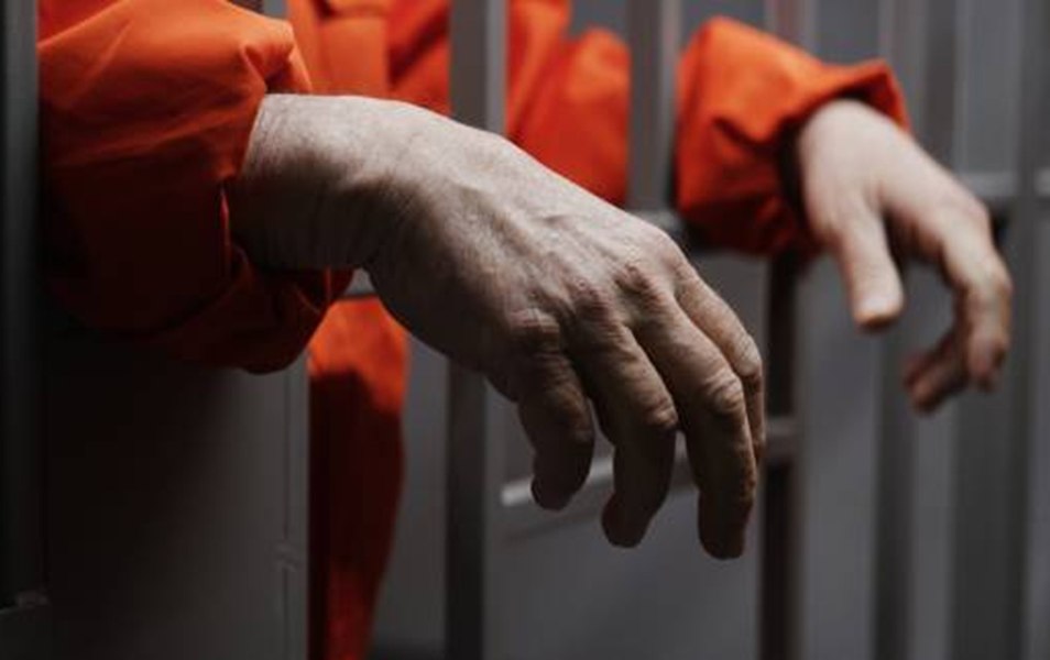 Arestat pe nedrept timp de o lună după ce un hoț i-a folosit identitatea. Eroarea gravă a polițiștilor din Capitală