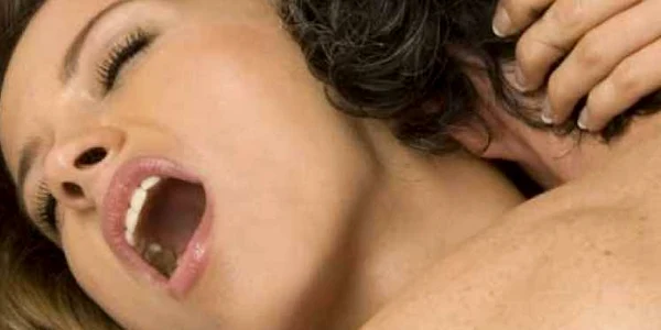femeie are orgasm