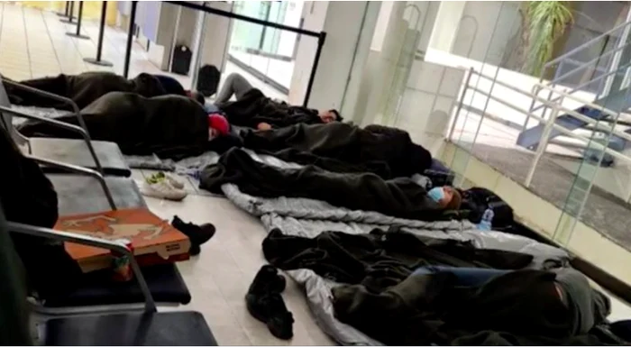 Peste 100 de români sunt blocați în aeroporturile din Mexic Sursă foto: Facebook