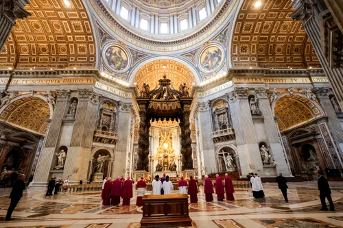 Mauro Gambetti oficiaza liturghia penitenţială in biserica S Petru la Vatican 3 iunie 2023 FOTO EPA EFE (2) jpg