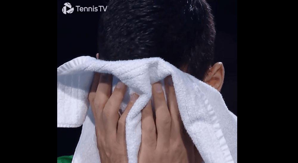 Djokovic a tremurat incontrolabil în timpul finalei de la Turneul Campionilor VIDEO