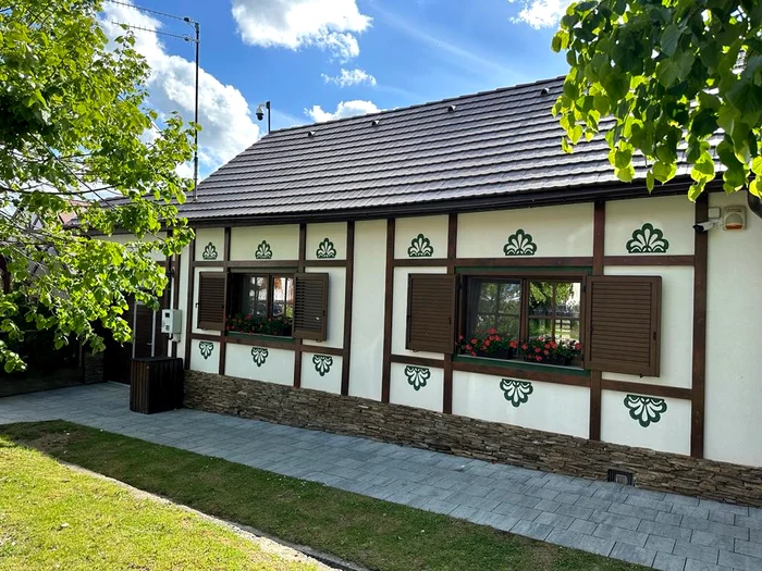 Casele au o arhitectură specific germană / Sursă foto: calatorinbascheti.ro