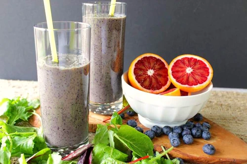 Smoothie cu portocale si afine jpeg