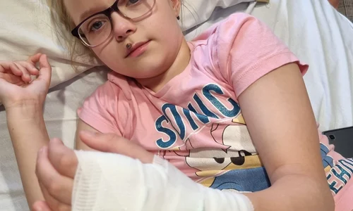 Phoebe Lee Matthew a fost mușcată de o „văduvă falsă” jpg