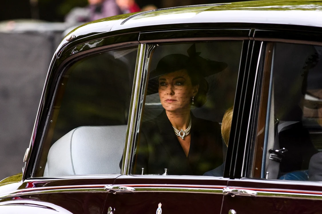 Kate înmormântare (2) jpg