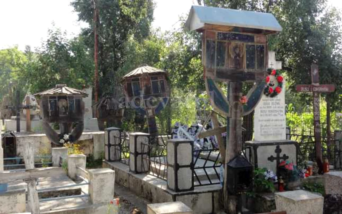 Cimitirul reprezintă legătura dintre lumea celor vii şi a celor morţi