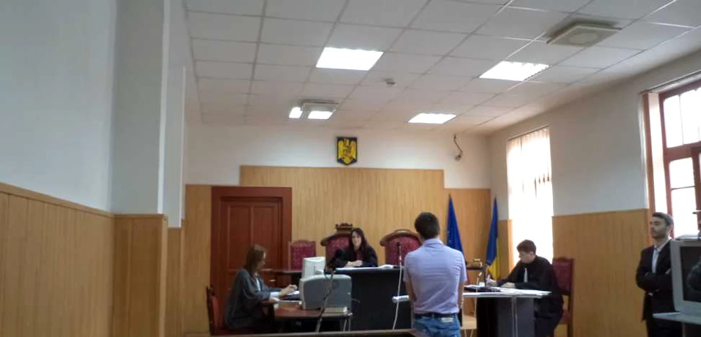 Studenţii au simulat un proces penal la Tribunalul Braşov Foto. Flavia Cistian