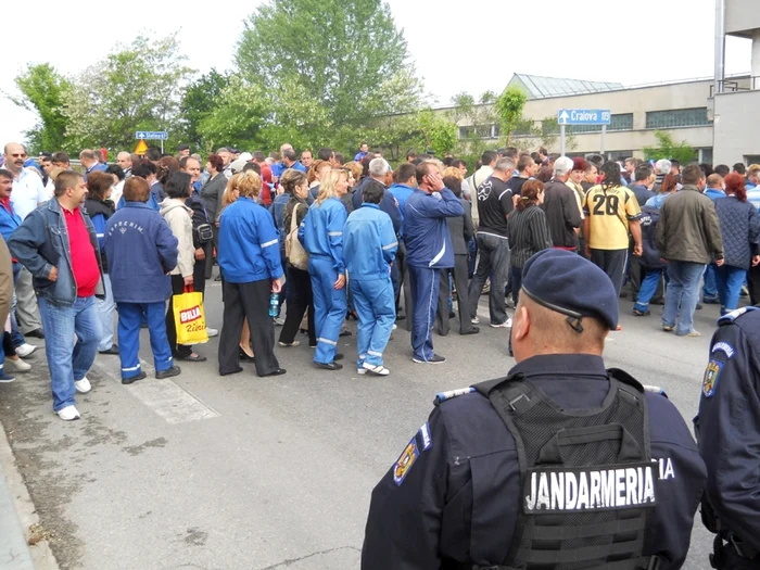 Proteste ale muncitorilor de la Arpechim     FOTO Laurenţiu Ionescu