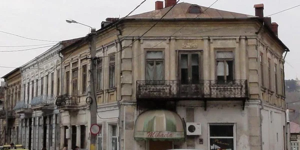 Imobile cu faţade deteriorate la Slatina