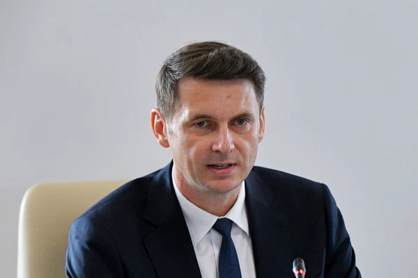 PNL trece în opoziție, dar păstrează șefia Senatului. De ce nu va fi înlocuit Mircea Abrudean